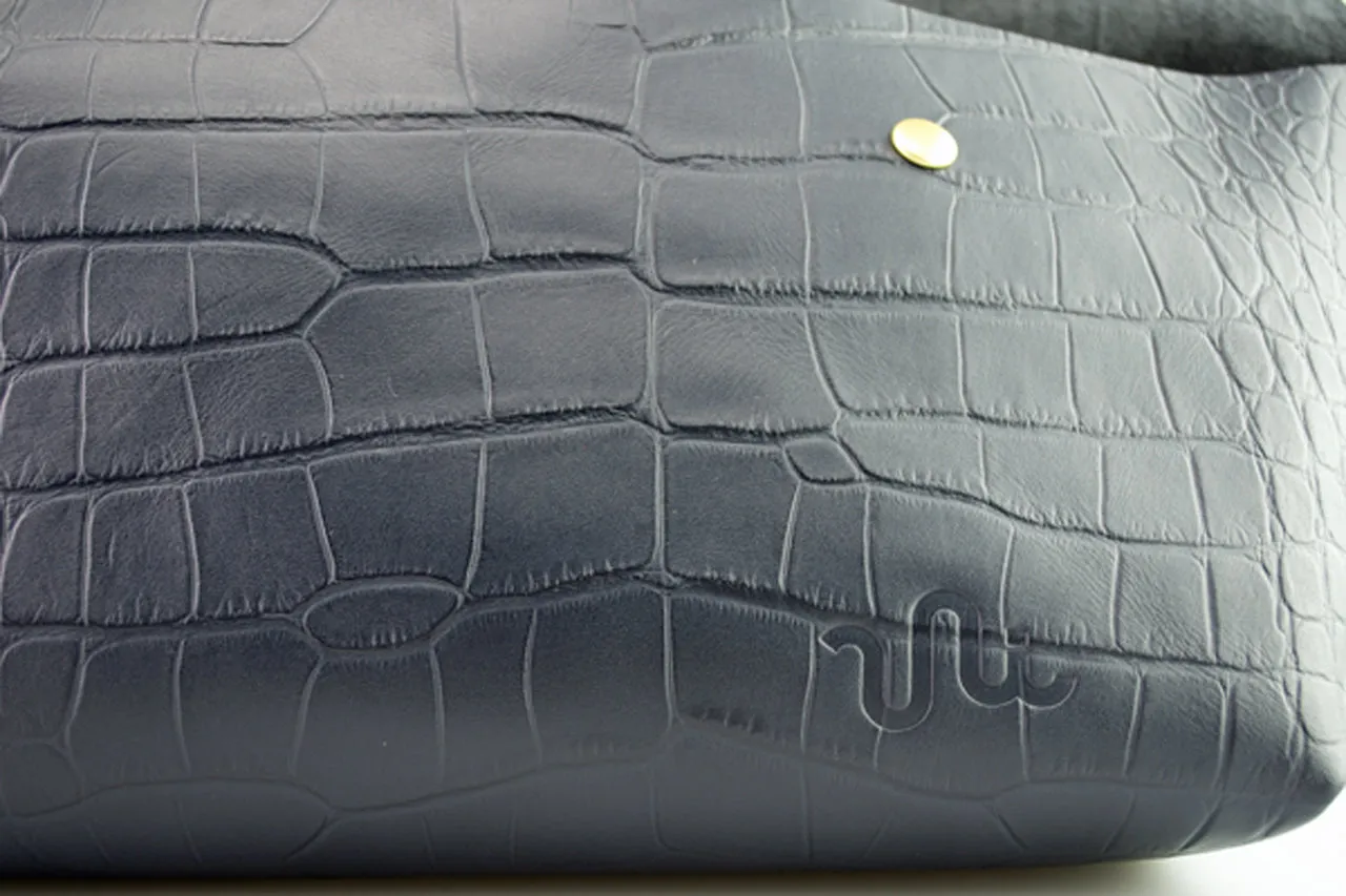 メッセンジャーバッグ (M)/CROCO PATTERN NAVY