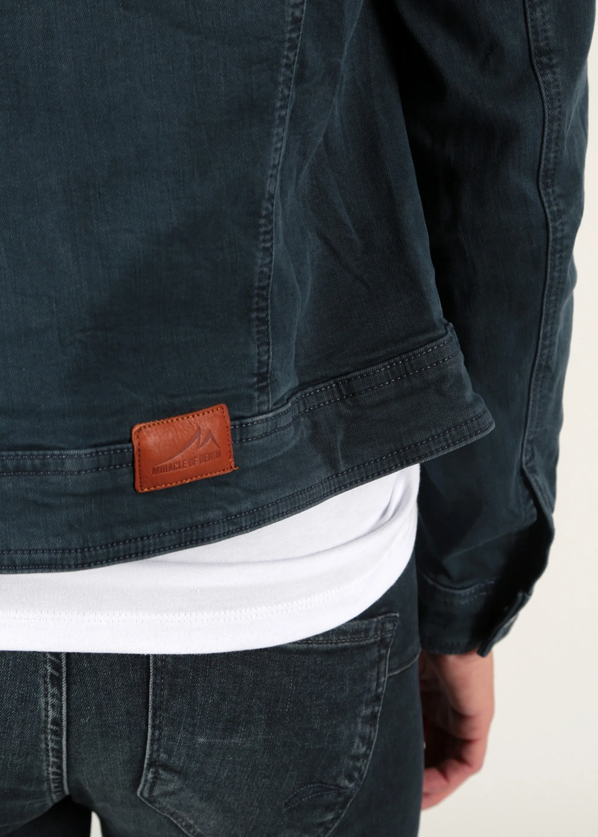 Blauw kort spijkerjasje | M.O.D. Suzy jeans jacket osman blue