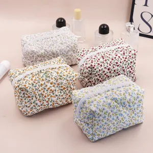 Classic Retro Floral Daisy Quilted cotton Small Makeup Bag, Cosmetic bag, Large Capacity Makeup Bag