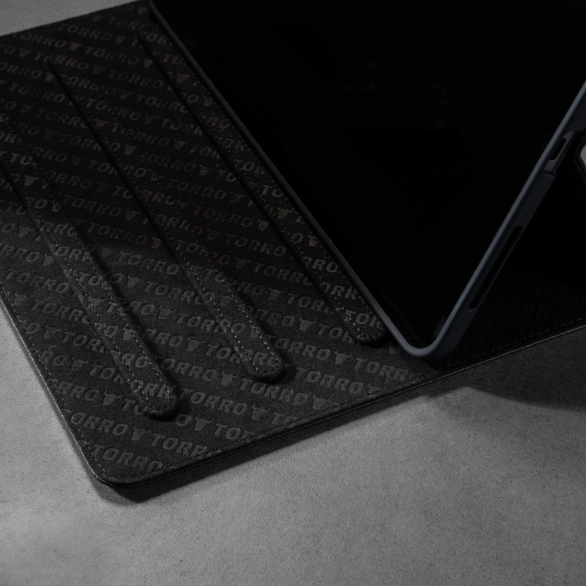 iPad Pro 11" Leather Case (4th, 3rd, 2nd & 1st Gen)