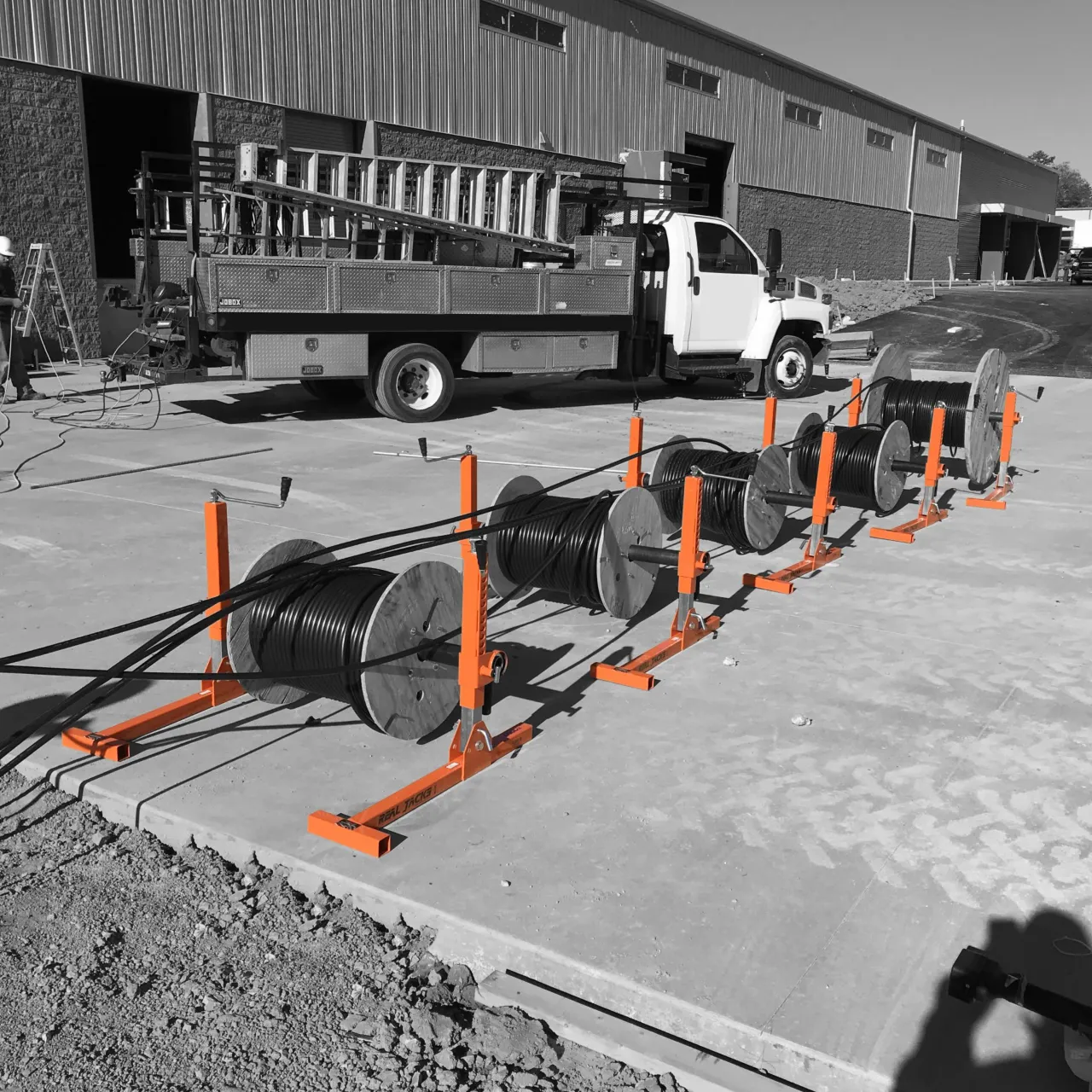 iToolco RJ6K Real Jacks Pair with 6000lb Capacity for 22in. to 66in. Wire Spools  - Reconditioned