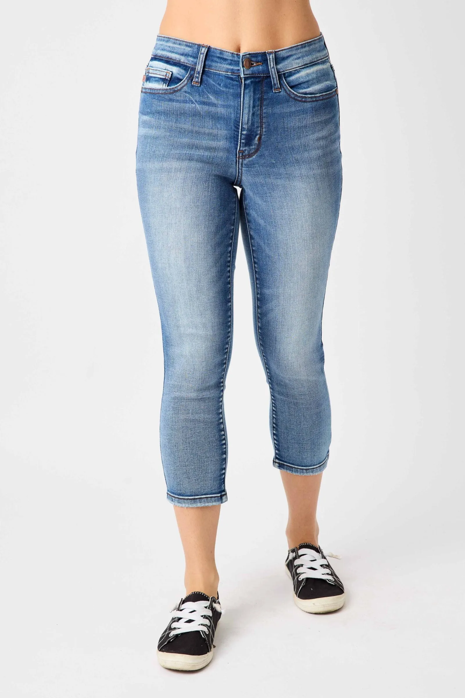 Judy Blue MidRise Contrast Wash Capris