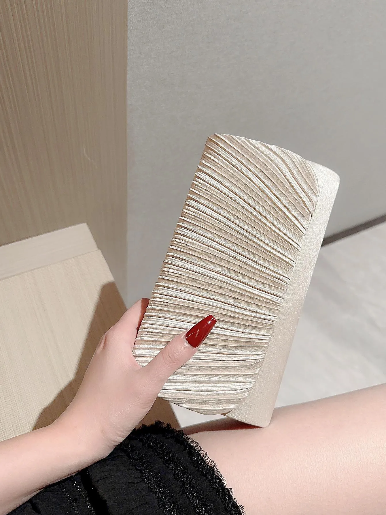 Mini Envelope Bag Ruched Detail Fashionable For Party Pleated Metal Chain Flap Clutch, Elegant Textured Party Purse, Classic Banquet Dinner Evening Bag
