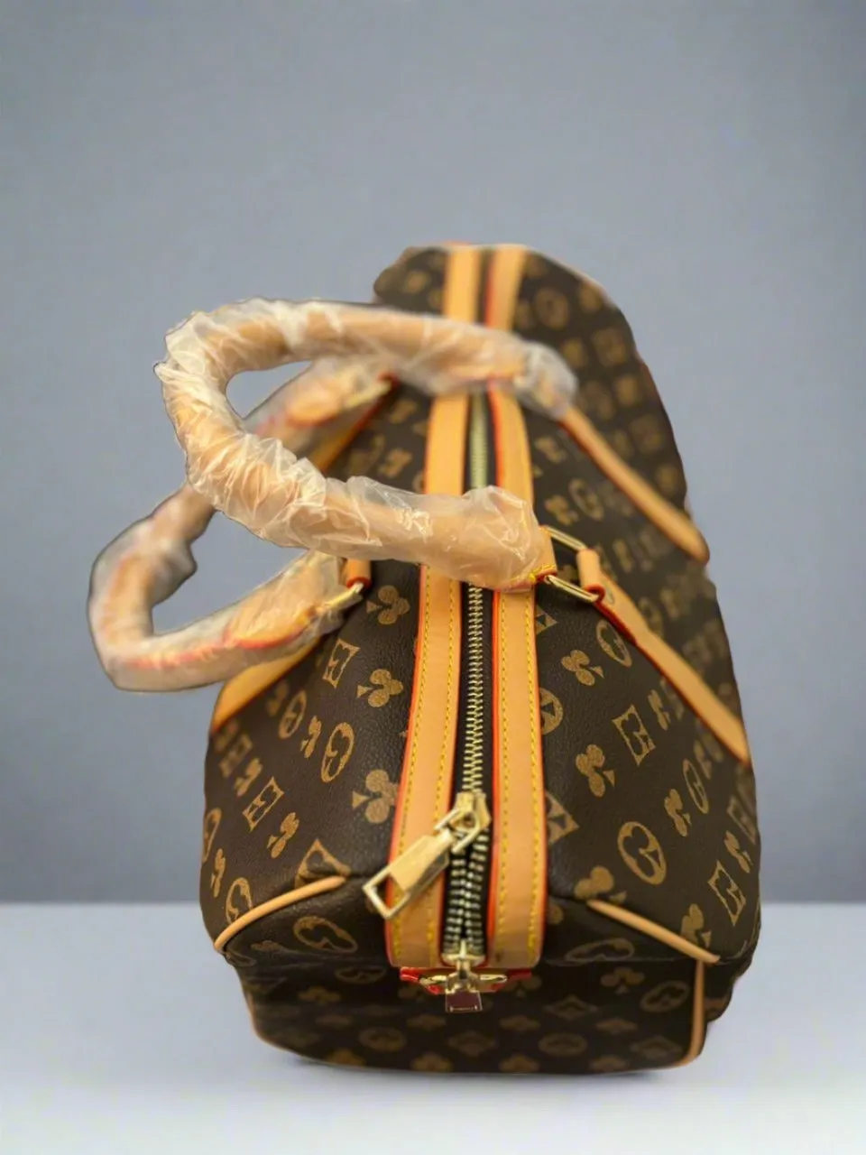 womens small Duffle storage Bag  -  S2341025